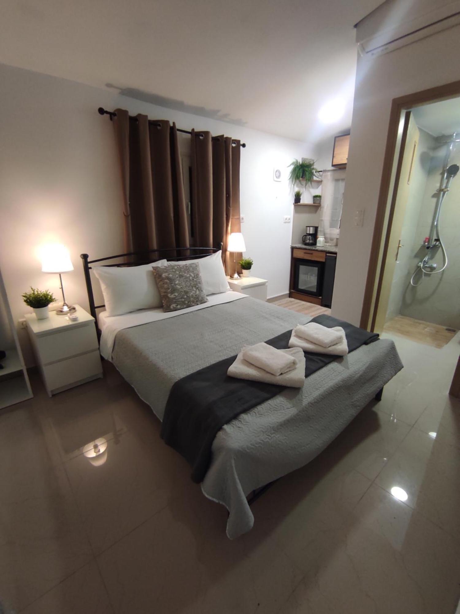 Johnson House * Rafina (Attica)
